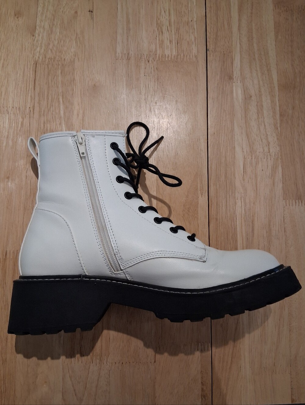 Madden Girl Carra White Lace-Up Combat Boots | Size 8.5 - Picture 6 of 11